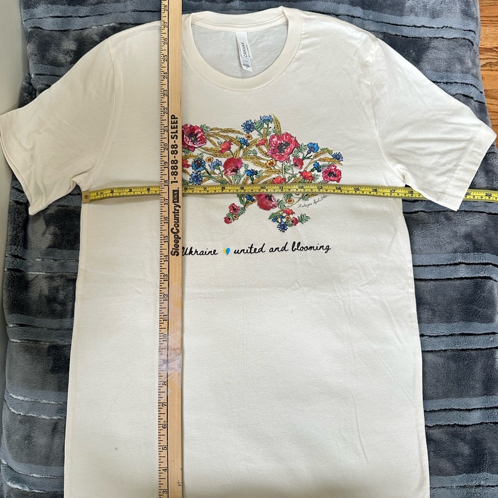 Floral Graphic Tee in Cream